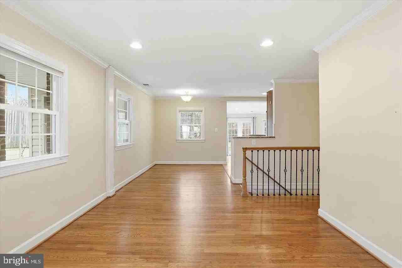 7416 Sportsman Dr - Photo 5 of 27