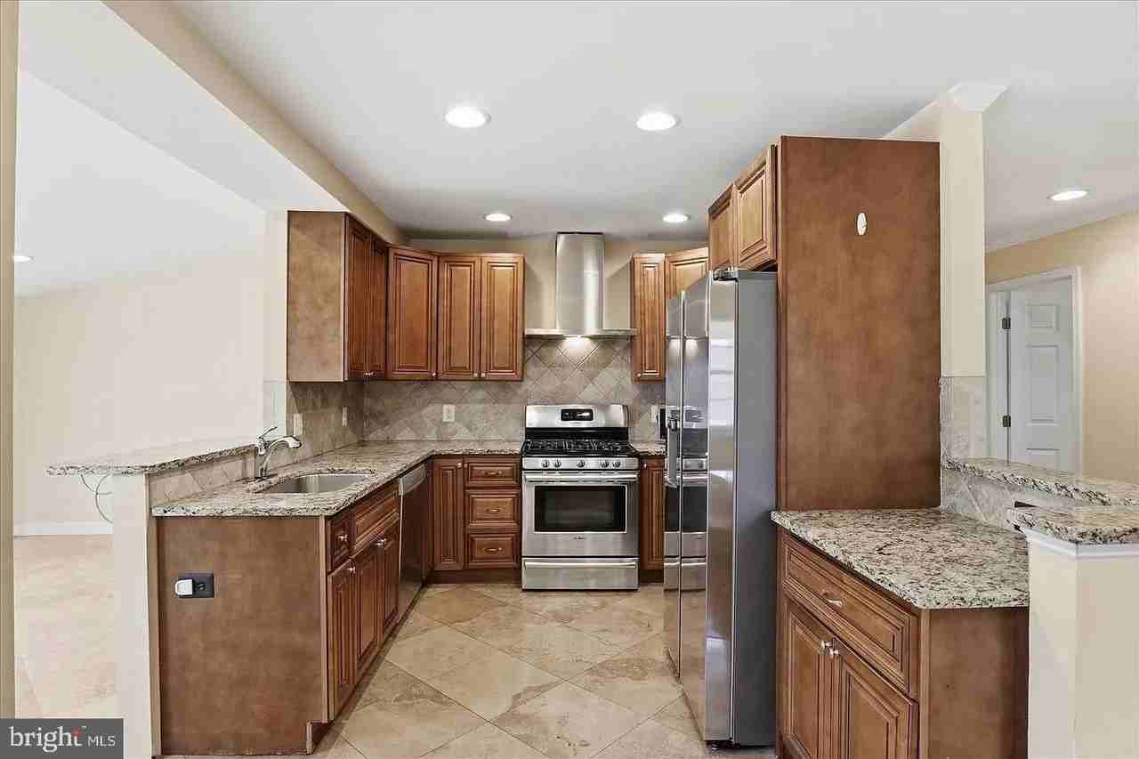 7416 Sportsman Dr - Photo 7 of 27