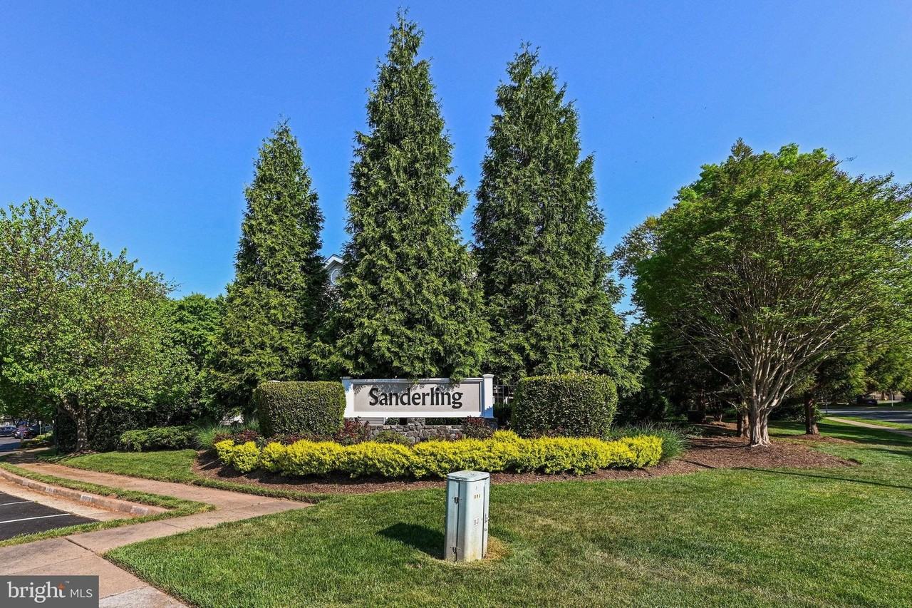 14300 Rosy Ln Apt 16 - Photo 2 of 44