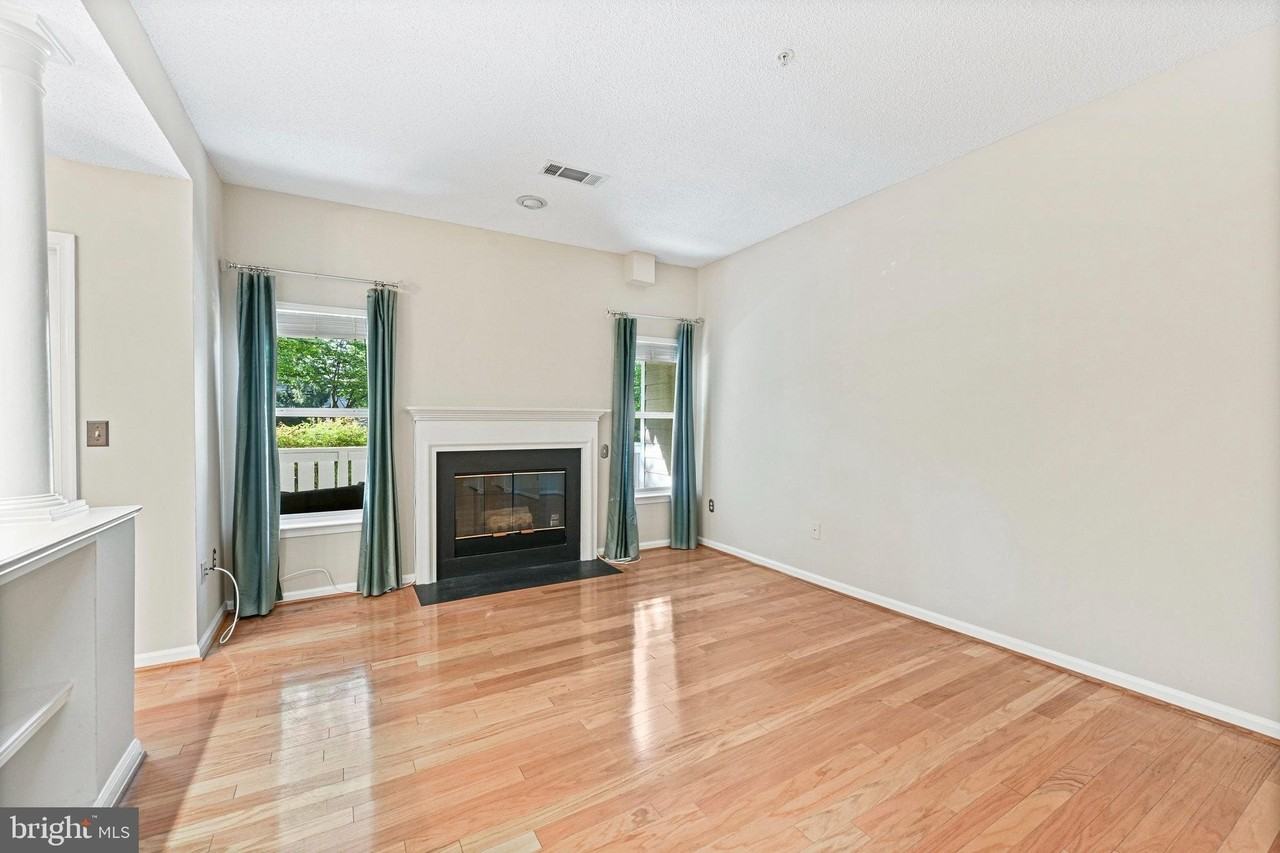 14300 Rosy Ln Apt 16 - Photo 4 of 44