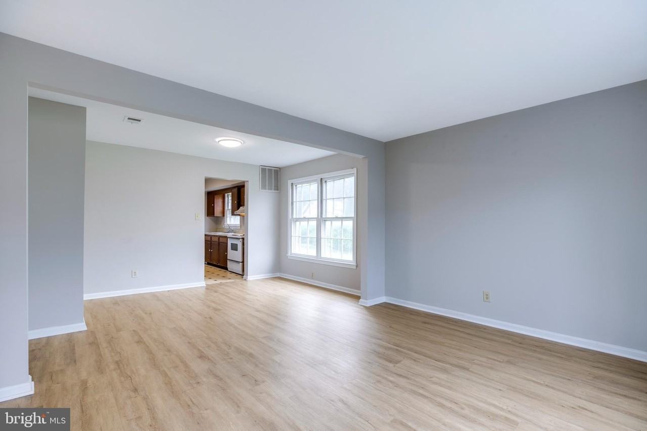 322 Clay St - Photo 4 of 32