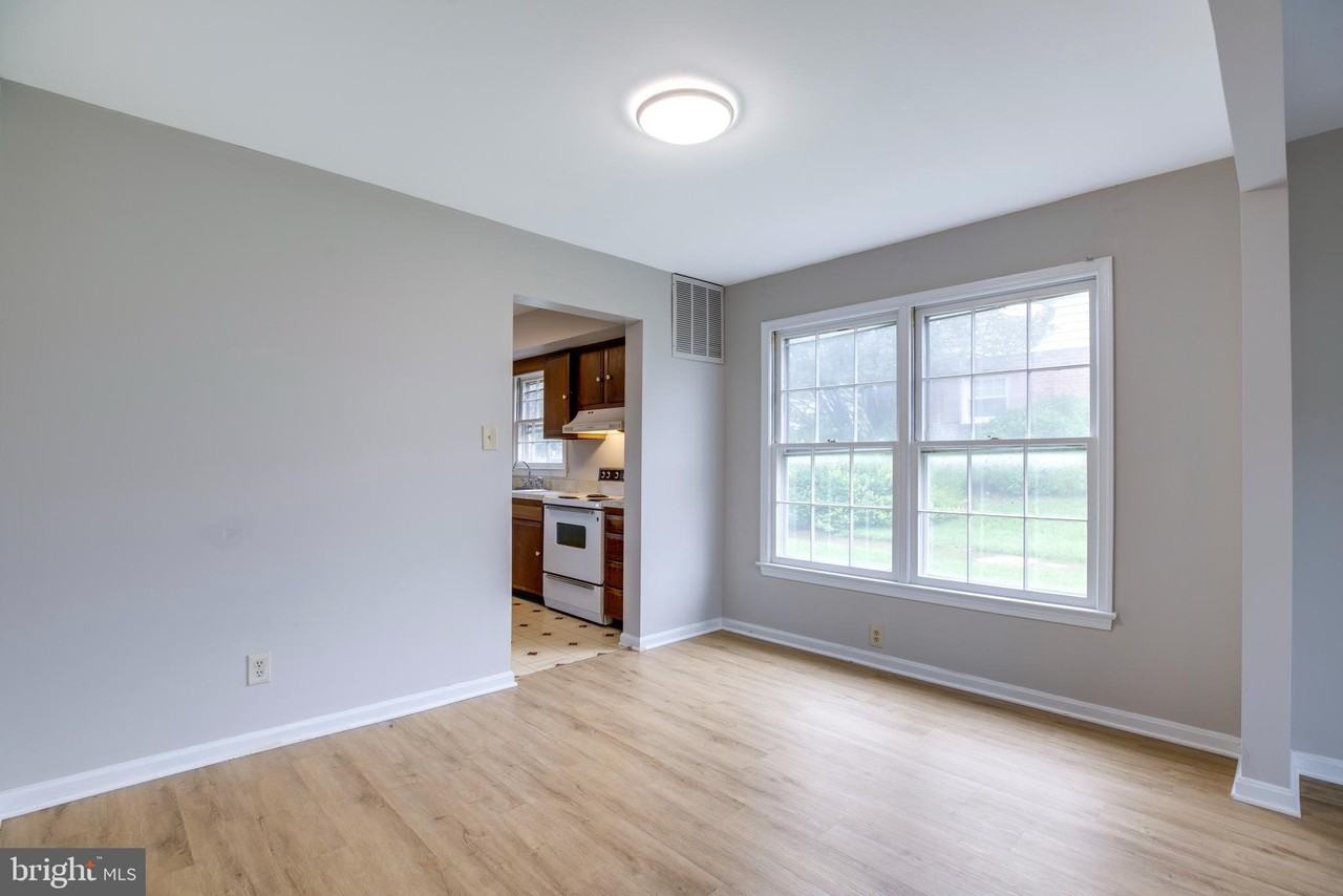 322 Clay St - Photo 5 of 32