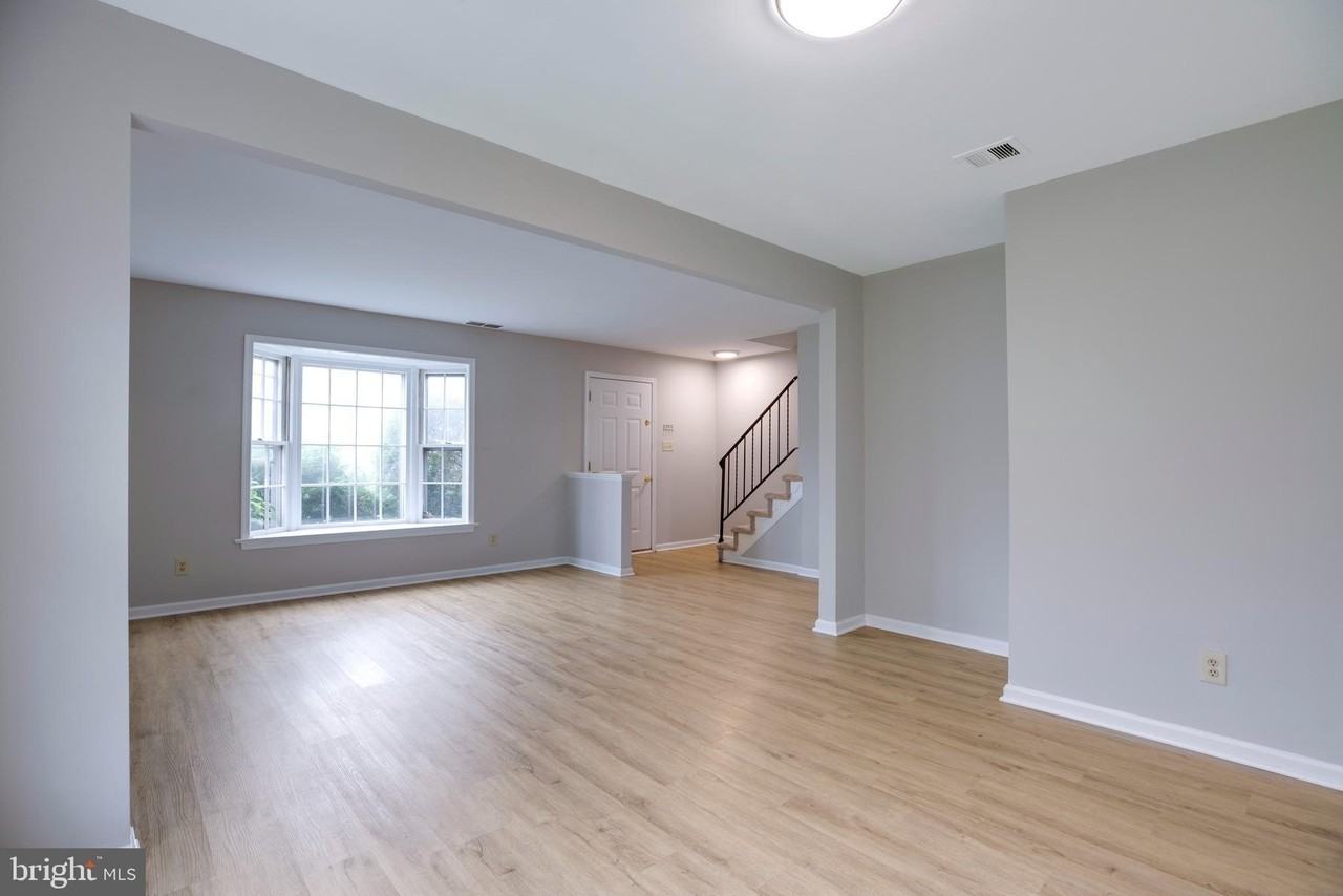 322 Clay St - Photo 6 of 32