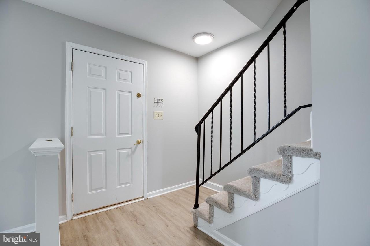 322 Clay St - Photo 7 of 32