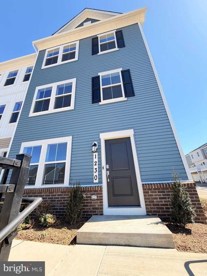 1230 Red Clover Ln - Photo 3 of 47