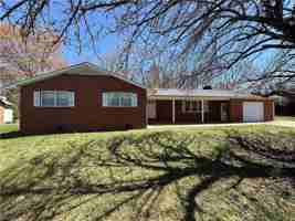 featured image of 831 Delmonte Dr