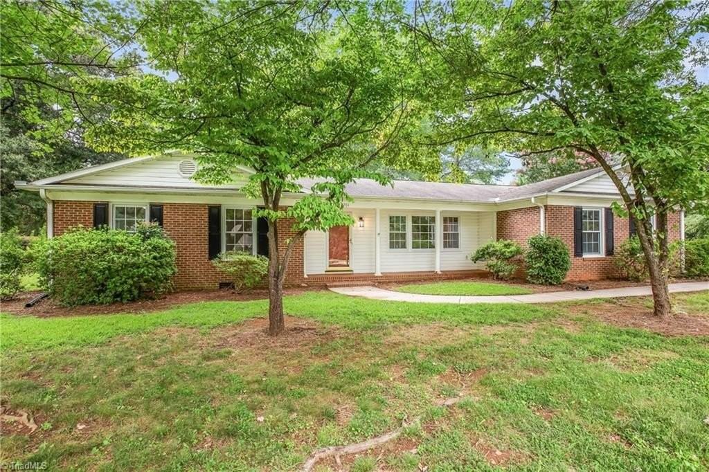 701 N Peace Haven Rd - Photo 3 of 41