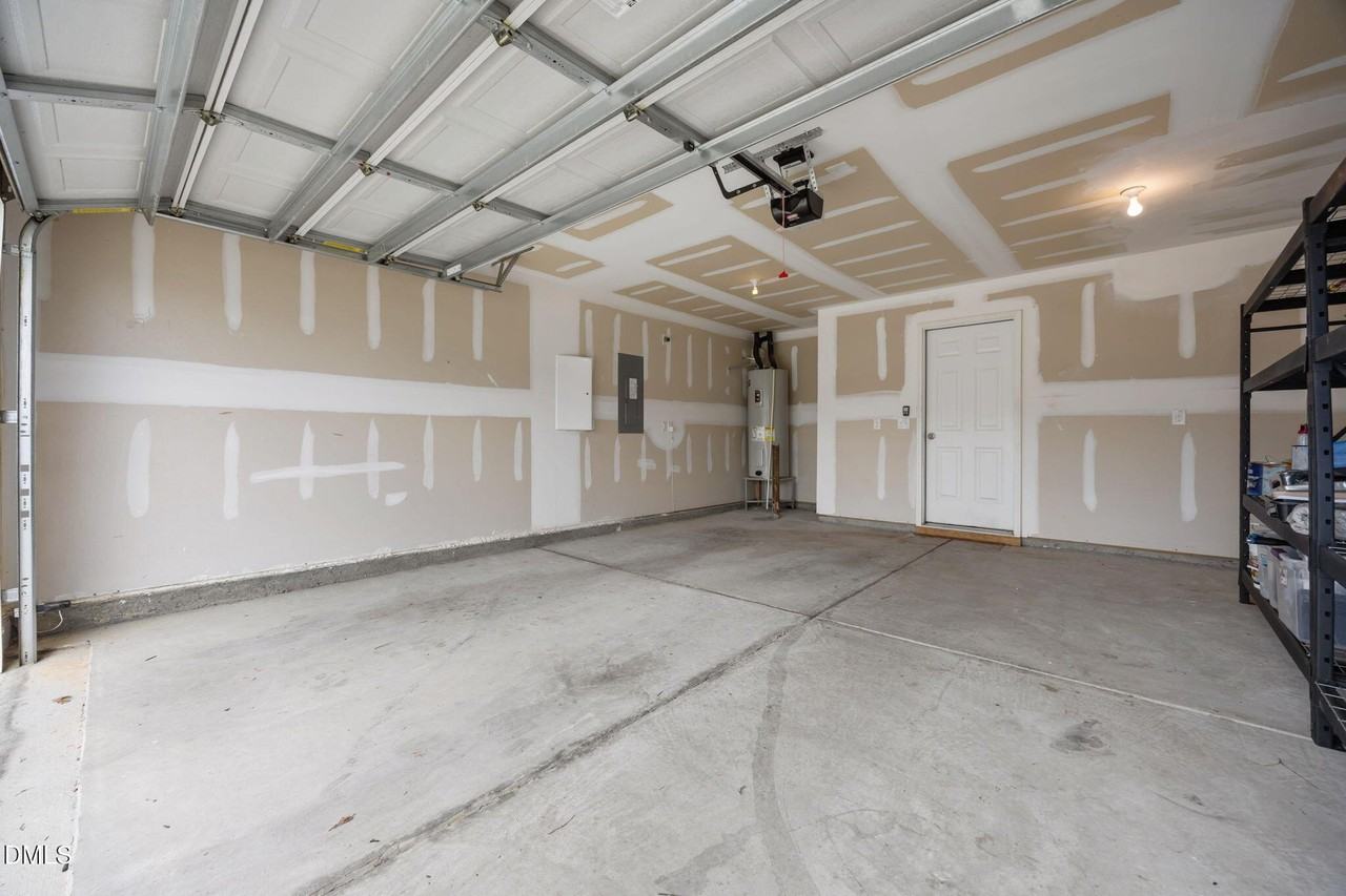 239 Battery Way - Photo 4 of 47