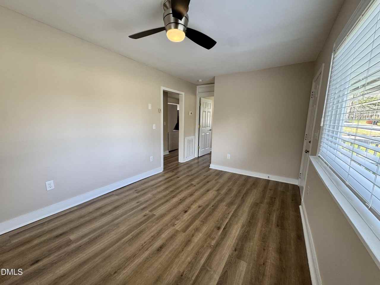 52 Eastwood St - Photo 3 of 20