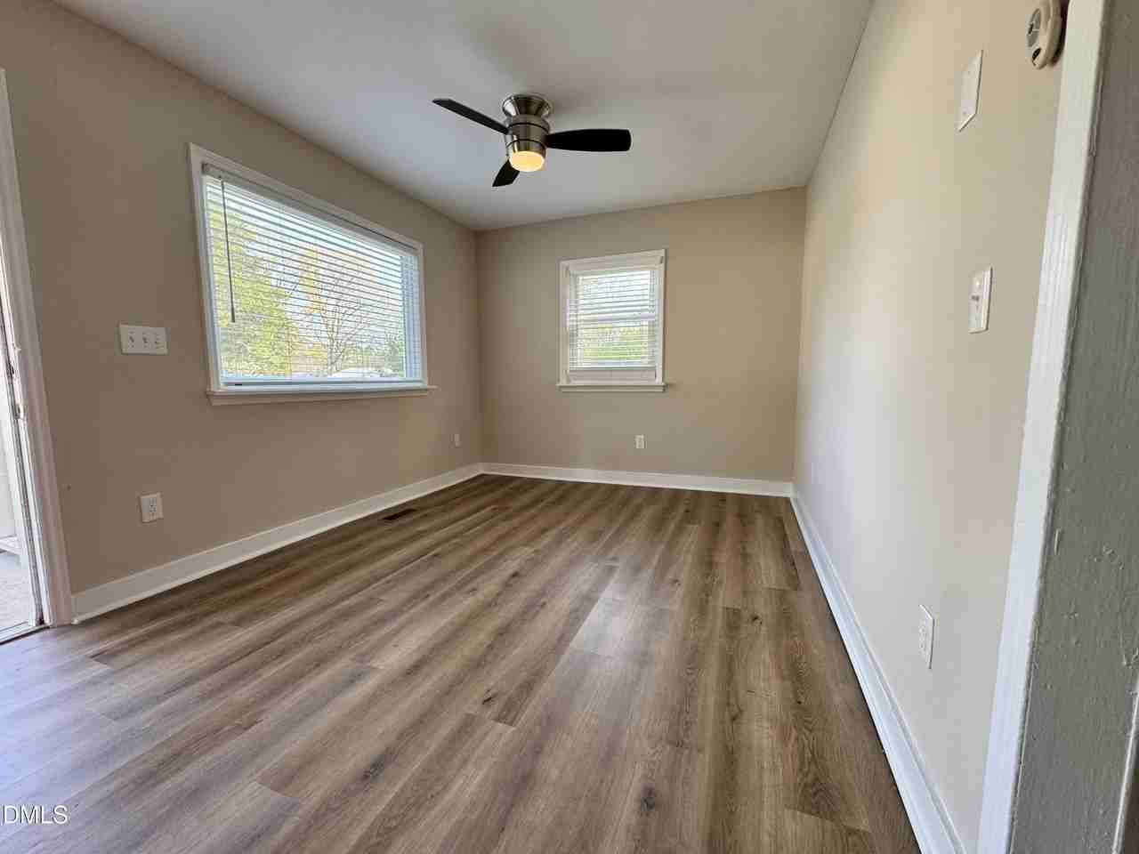 52 Eastwood St - Photo 4 of 20