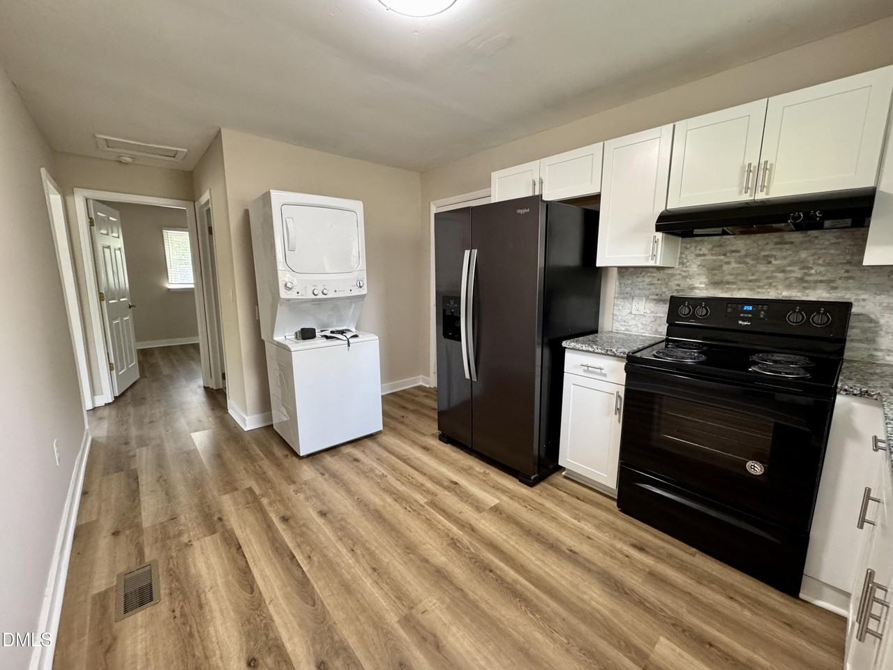 52 Eastwood St - Photo 7 of 20