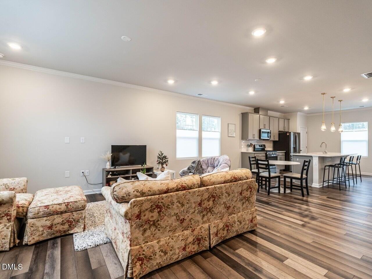 2456 Tonoloway Dr - Photo 5 of 44