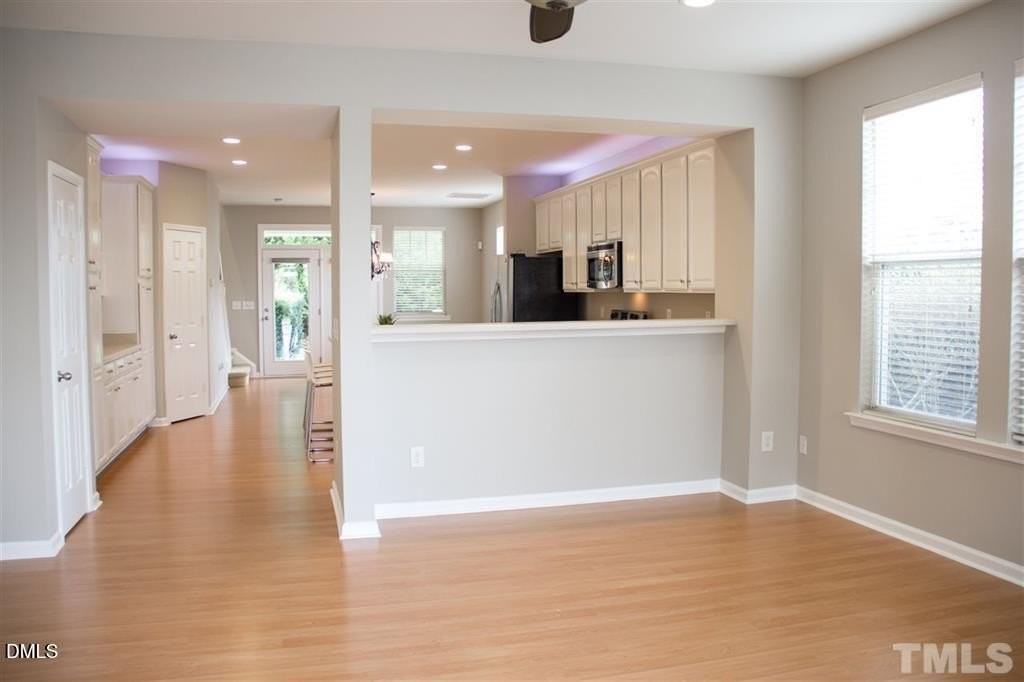 1014 Freeport Dr - Photo 7 of 27