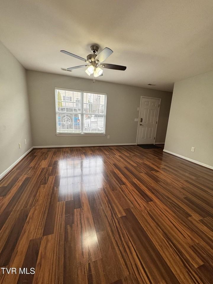 2121 S Greenwood Dr Apt 205 - Photo 3 of 21