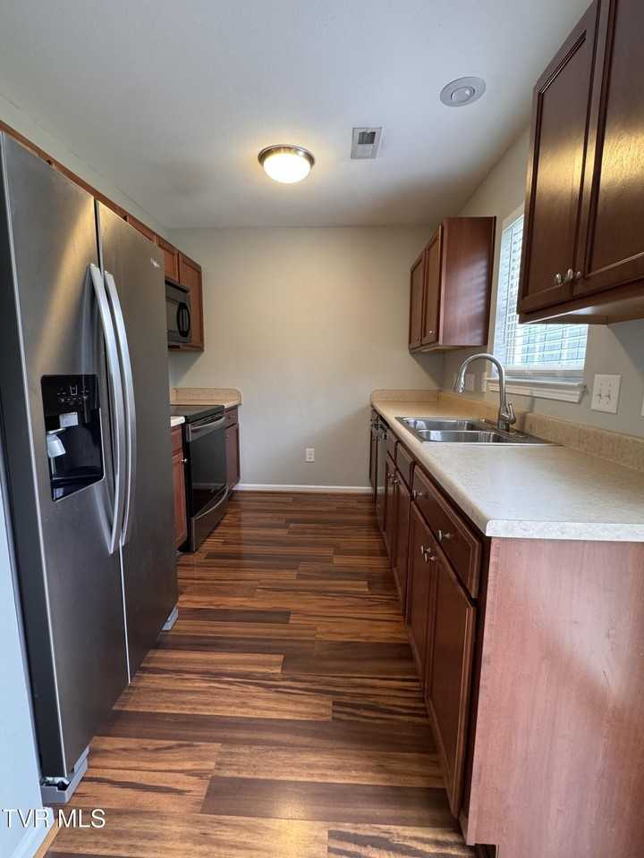 2121 S Greenwood Dr Apt 205 - Photo 6 of 21