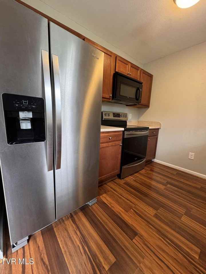 2121 S Greenwood Dr Apt 205 - Photo 7 of 21