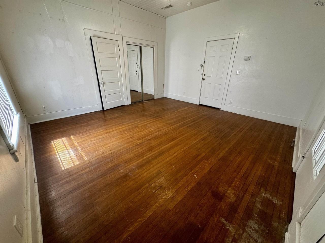 1104 Polk St #A - Photo 3 of 10