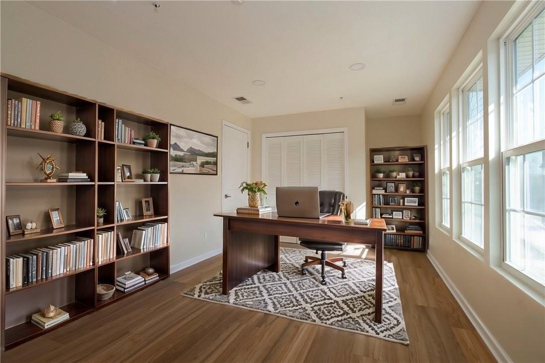 1719 St Johns Ln - Photo 4 of 46