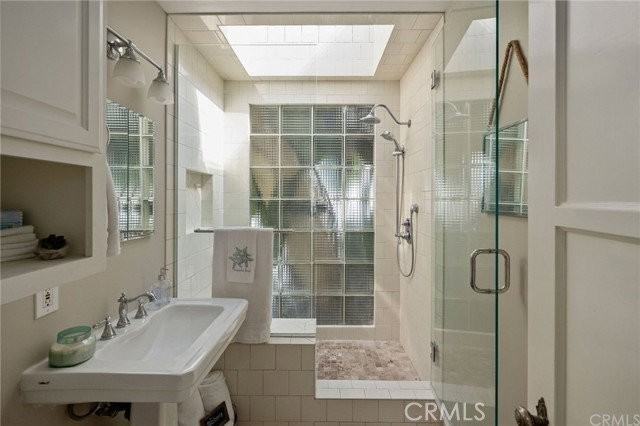 124 17th St - Photo 3 of 8