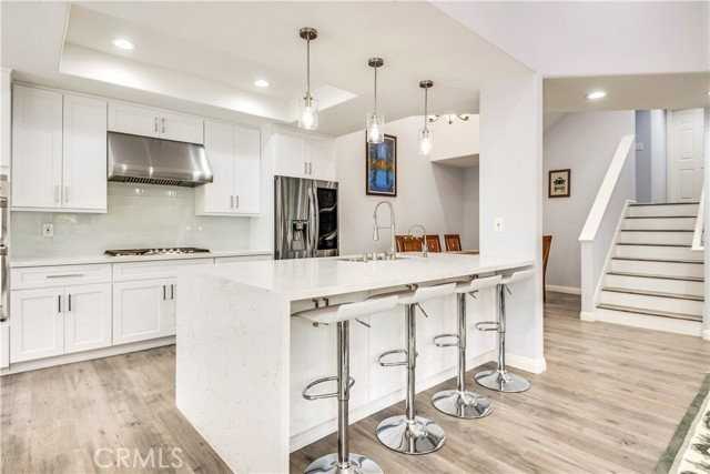 16 Monterey Ct - Photo 2 of 8