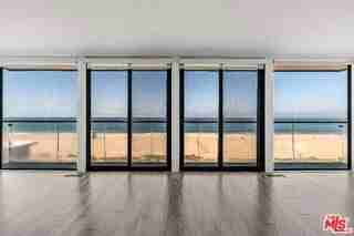 2308 The Strand - Photo 2 of 8