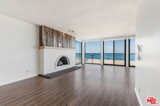 2308 The Strand - Photo 5 of 8