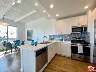 6824 Esplanade #PH - Photo 5 of 8