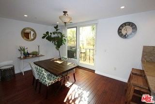 1120 21st St #4 - Photo 4 of 8