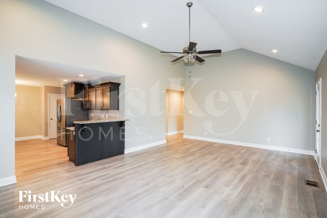 791 Crestone Ln - Photo 4 of 19