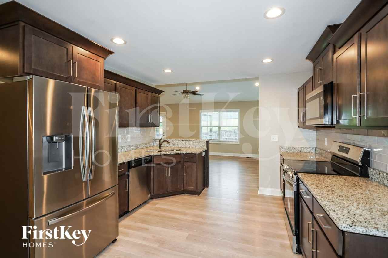 791 Crestone Ln - Photo 7 of 19