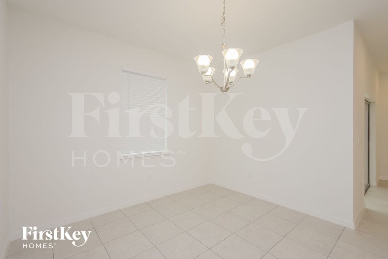 328 Corbel Ln - Photo 2 of 15