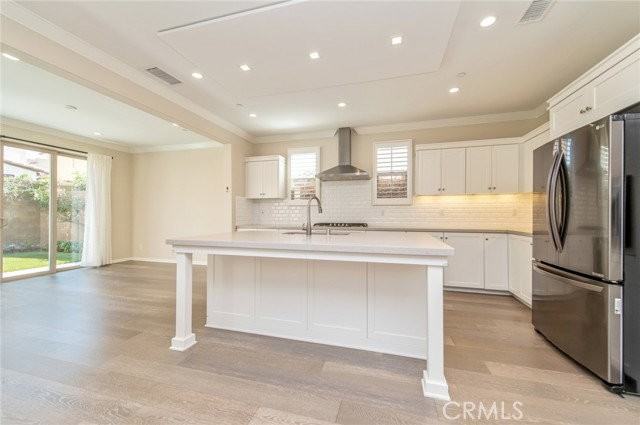 93 Decker - Photo 3 of 6