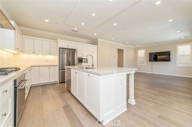 93 Decker - Photo 5 of 6