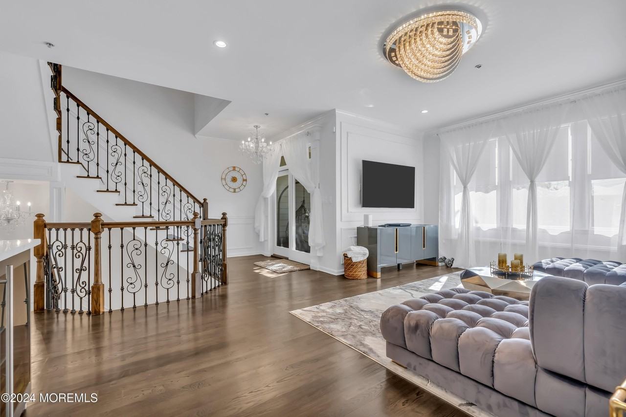 9 Madison Ave - Photo 4 of 29