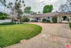 featured image of 19732 Henshaw St