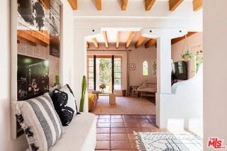 3539 Canon Dr - Photo 3 of 8