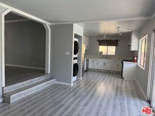 6556 Forbes Ave - Photo 3 of 8