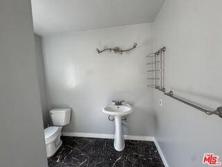 6556 Forbes Ave - Photo 7 of 8