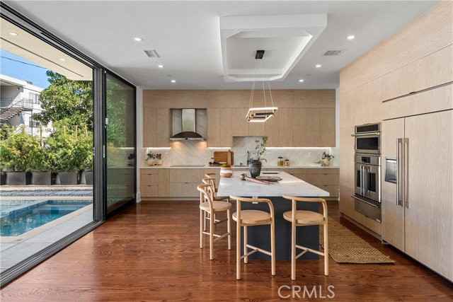 14519 Greenleaf St - Photo 5 of 8