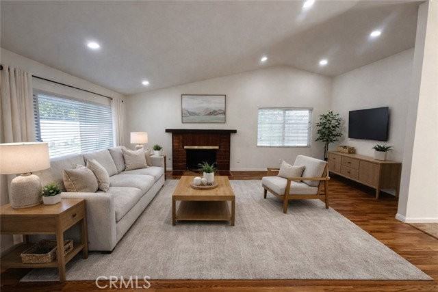 18562 Stare St - Photo 3 of 8