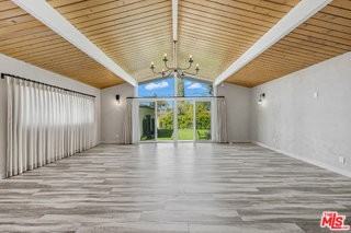 19153 Bessemer St - Photo 2 of 8