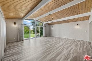 19153 Bessemer St - Photo 3 of 8