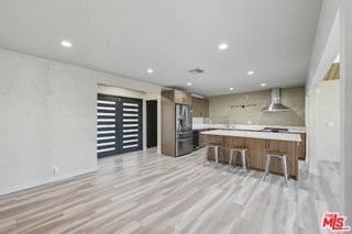 19153 Bessemer St - Photo 6 of 8