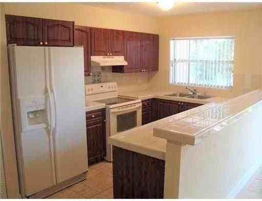 4289 Coral Springs Dr Unit 3f - Photo 4 of 15