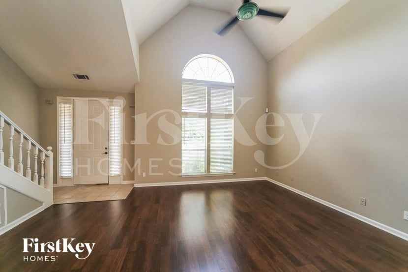 10432 Kensington Cir - Photo 2 of 15