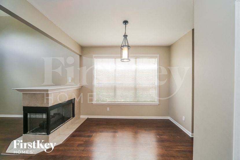 10432 Kensington Cir - Photo 4 of 15