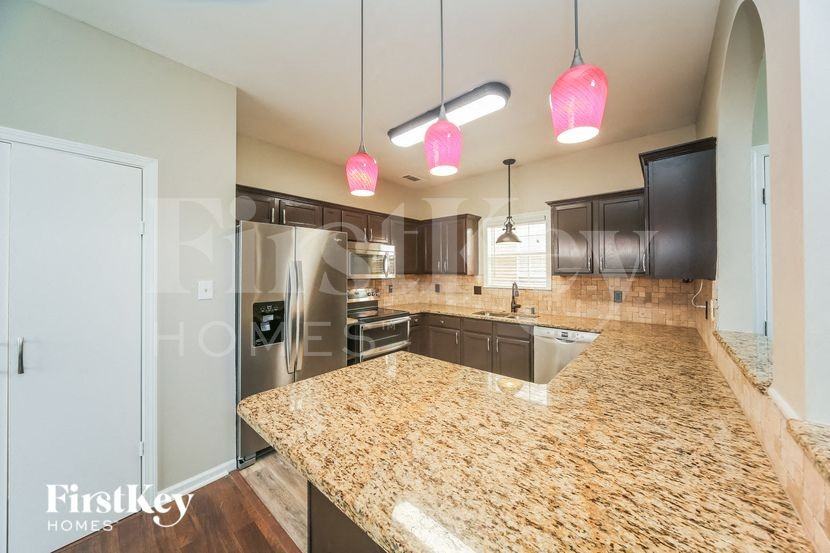 10432 Kensington Cir - Photo 6 of 15