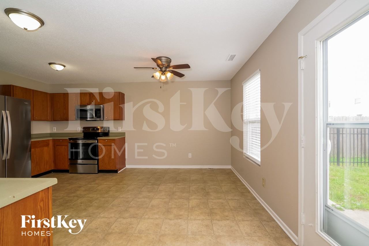 8324 Centenary Dr - Photo 4 of 15