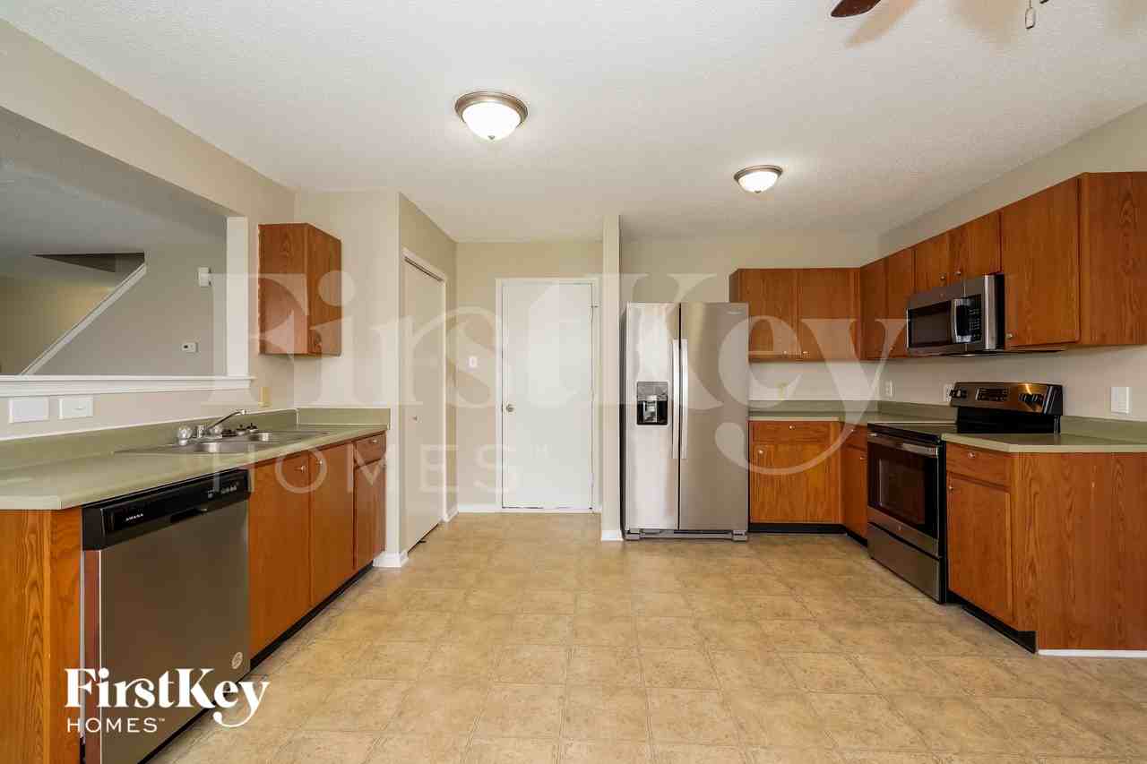 8324 Centenary Dr - Photo 5 of 15