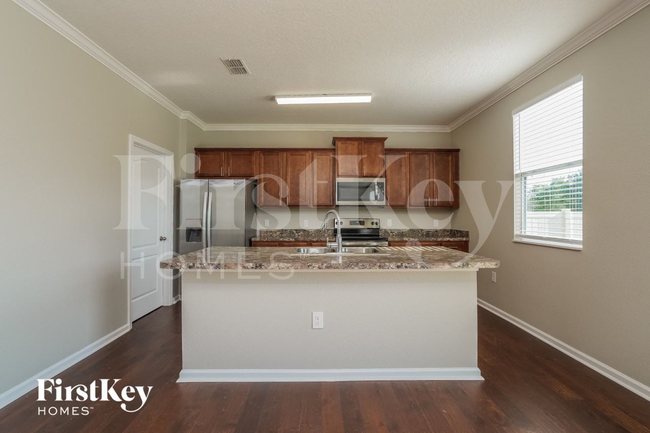 1958 Rock Springs Way - Photo 5 of 15